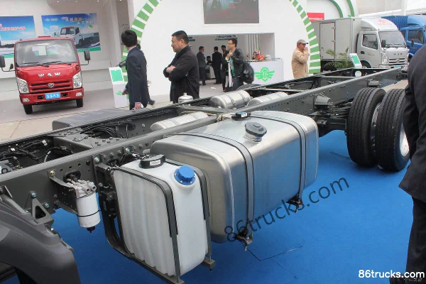 Sinotruk SITRAK C5H camion moyen 180 ch 4X2(6 roues) châssis de camion porteur (2) | 86Trucks