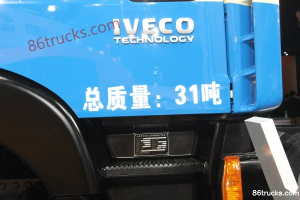 SAIC Hongyan Genlyon 400hp 8X4(12 wheels) Garbage Truck (China IV) Chassis (3) | 86Trucks