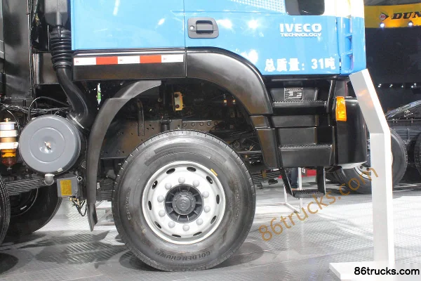 SAIC Hongyan Genlyon 400hp 8X4(12 wheels) Garbage Truck (China IV) Chassis (1) | 86Trucks
