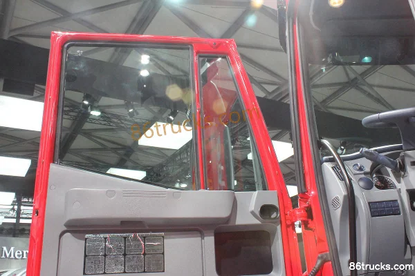Hongyan Genlyon S100 poids lourd 480 ch 6X4(10 roues) tracteur routier (version rouge) Cabine (3) | 86Trucks
