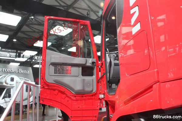 Hongyan Genlyon S100 poids lourd 480 ch 6X4(10 roues) tracteur routier (version rouge) Cabine (1) | 86Trucks