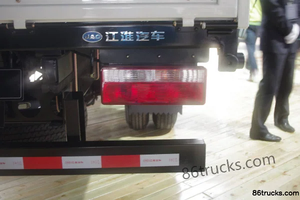 JAC Junling W530 154 ch 4X2(6 roues) 6,8 m Camion Porteur à Plateforme Surélevée Châssis (3) | 86Trucks