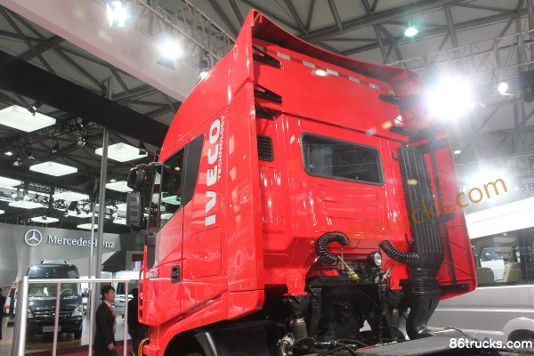 Hongyan Genlyon S100 poids lourd 480 ch 6X4(10 roues) tracteur routier (version rouge) Châssis (2) | 86Trucks