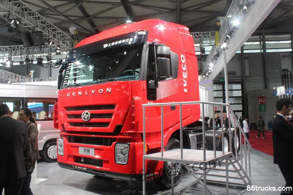 Hongyan Genlyon S100 poids lourd 480 ch 6X4(10 roues) tracteur routier (version rouge) Extérieur (2) | 86Trucks