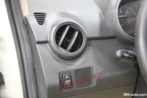 FAW Jiabao V80 88 ch 1,3 L fourgonnette (BUS) Cabine (3) | 86Trucks