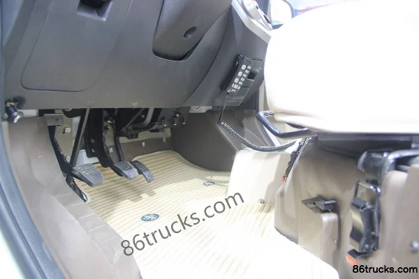 FAW Jiabao V80 88 ch 1,3 L fourgonnette (BUS) Cabine (2) | 86Trucks