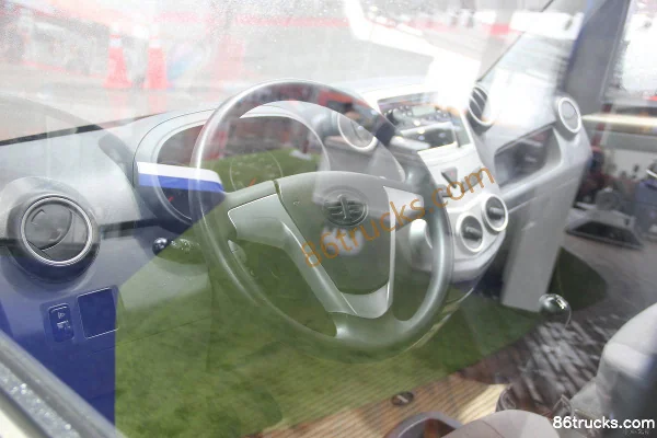 FAW Jilin Jiabao T80 1.3L 76hp 4X2(6 wheels) gasoline single-row van micro truck Cab (1) | 86Trucks