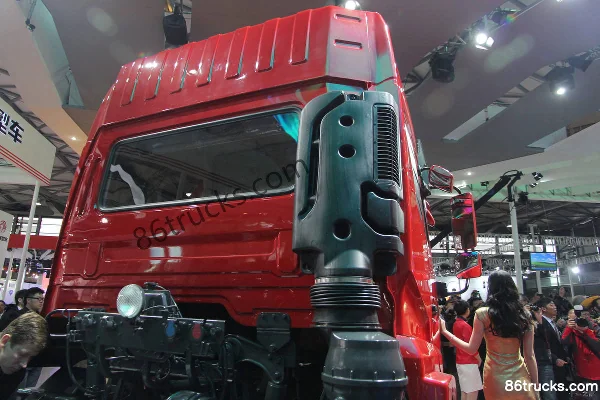 Dongfeng Commercial Vehicle Tianlong Heavy Truck 340 hp 6X2(8 wheels) Tractor Truck (Code D760) Chassis (3) | 86Trucks