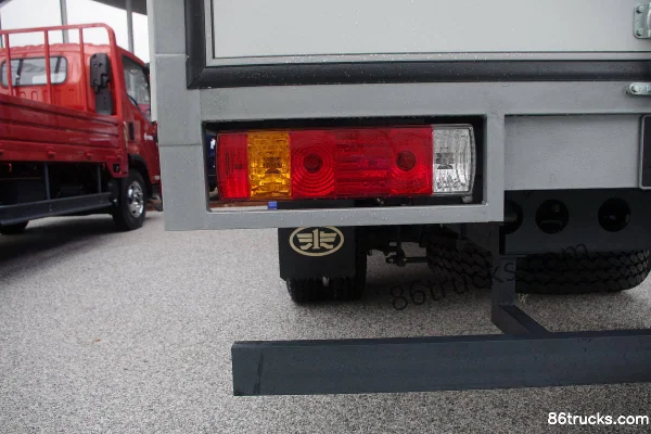 FAW-GM F330 Subo 150 ch 4X2(6 roues) camion léger fourgon 5,2 m à cabine simple Châssis (2) | 86Trucks