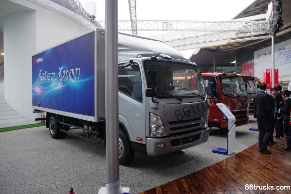 FAW-GM F330 Subo 150 ch 4X2(6 roues) camion léger fourgon 5,2 m à cabine simple Extérieur (2) | 86Trucks