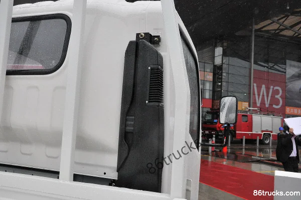 Jinbei Jinyun 110hp 4X2(6 wheels) 4.2m single-row flatbed light truck (export model) Body (1) | 86Trucks