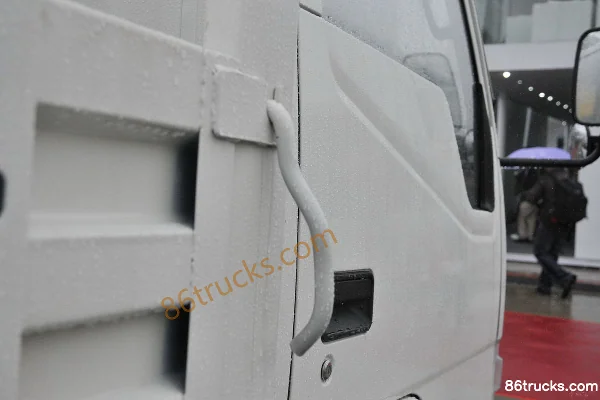Jinbei Jinyun 110hp 4X2(6 wheels) 4.2m single-row flatbed light truck Body (2) | 86Trucks