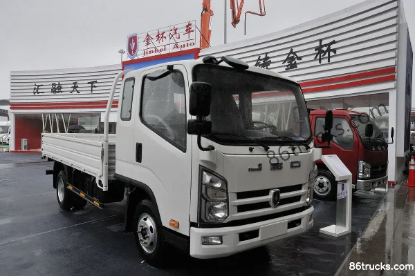 Jinbei Jinyun 108 hp 4X2(6 wheels) 3.8m Semi-Row Flatbed Light Truck Exterior (2) | 86Trucks