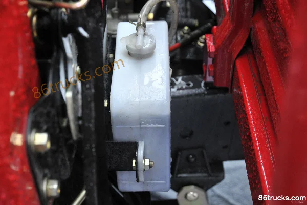 Jinbei 82hp 4X2(6 wheels) light truck Chassis (2) | 86Trucks