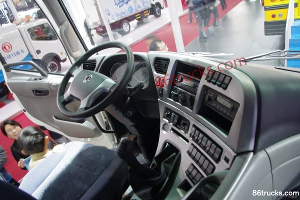 Dongfeng Commercial Vehicle Tianlong Heavy Truck 400hp 6X4(10 wheels) tractor truck Cab (2) | 86Trucks
