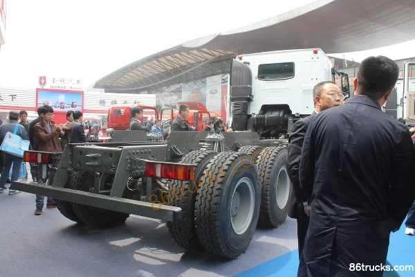 Sinotruk HOWO T7H camion benne 440 ch 6X4(10 roues) 6,3 m Châssis (3) | 86Trucks
