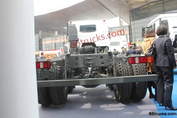 Sinotruk HOWO T7H camion benne 440 ch 6X4(10 roues) 6,3 m Châssis (2) | 86Trucks