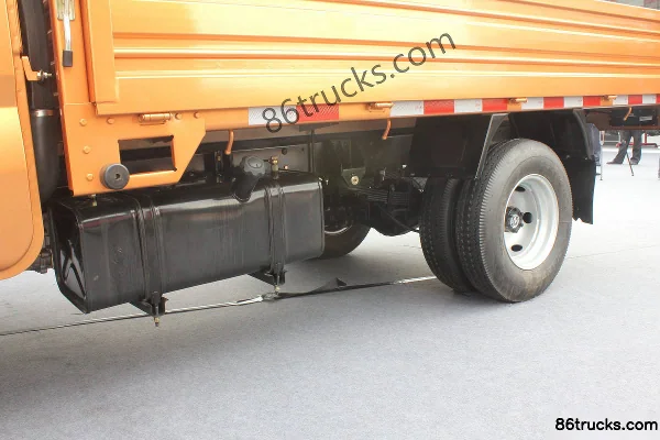 Sinotruk Wangpai série 7 62 ch 4X2(6 roues) empattement 3050 3,1 m camion léger plateau à ridelles monoplace Carrosserie (2) | 86Trucks