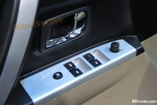 Changfeng Liebao CT5 2.4L essence 4 roues motrices double cabine pick-up Châssis (2) | 86Trucks