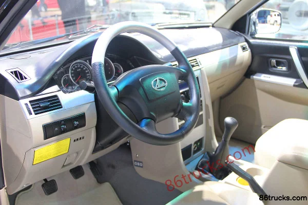Changfeng Liebao CT5 2.4L essence 4 roues motrices double cabine pick-up Châssis (1) | 86Trucks