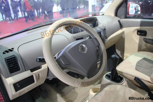 Dongfeng Junfeng CV03 Wide Body Comfort 88 hp 1.3L Van (Red) Cab (1) | 86Trucks