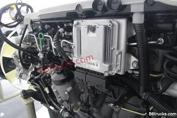 Sinotruk MC11.44-40 440 hp 11L China IV diesel engine Exterior (3) | 86Trucks