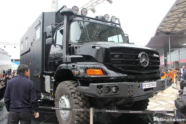Mercedes-Benz Zetros camion lourd 330 ch 6X6(10 roues) camion porteur fourgon (modèle 2733) Extérieur (2) | 86Trucks