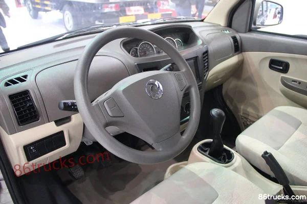 Dongfeng Junfeng CV03 70 ch 1.0L fourgonnette (couleur sable doré) Cabine (2) | 86Trucks