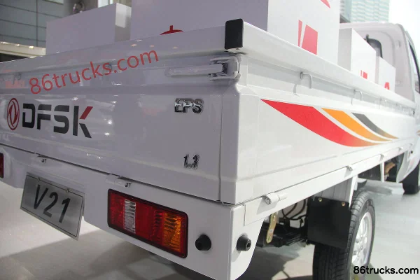 2013 Dongfeng V21 série Luxe 1.3L 82ch 4X2(6 roues) mini camion Cabine (3) | 86Trucks