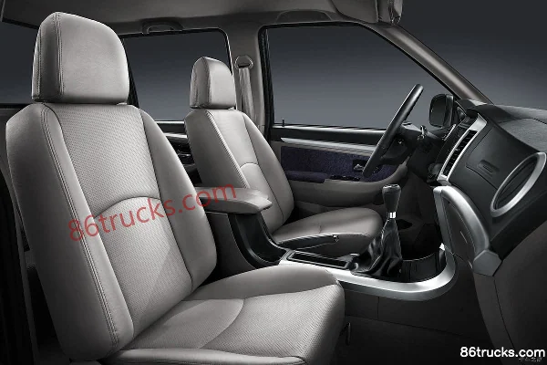 2011 GAC Gonow Caiyun 300 Series Long Wheelbase Luxury 2.8L Diesel Double-row Pickup Chassis (1) | 86Trucks