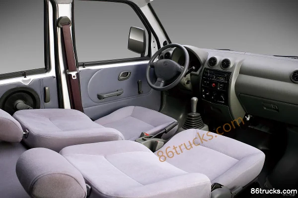 2012 GAC Gonow Xingwang Luxury Edition 60 hp 1.0L van Cab (2) | 86Trucks