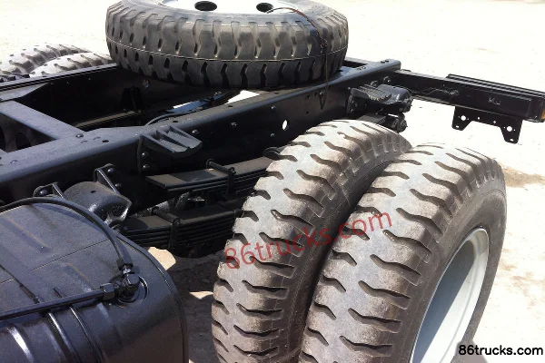 FAW Jiefang J4R Heavy Truck 220 hp 4X2(6 wheels) Tractor Truck Chassis (2) | 86Trucks