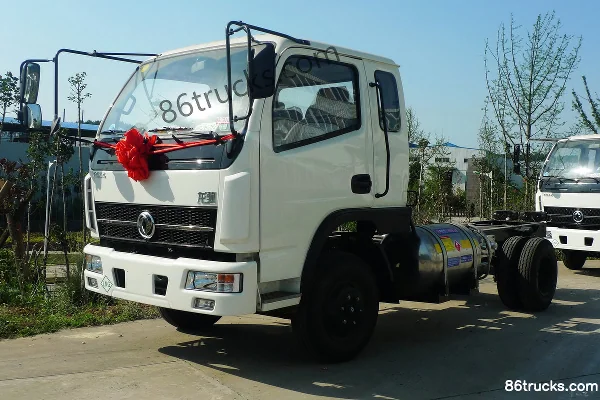 Dongfeng Longju 115 hp 4X2(6 wheels) 3.8m LNG single row flatbed light truck Exterior (2) | 86Trucks