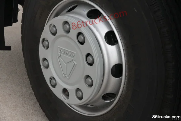 Sinotruk HOWO T7H heavy truck 400 hp 6X4(10 wheels) tractor truck Chassis (1) | 86Trucks