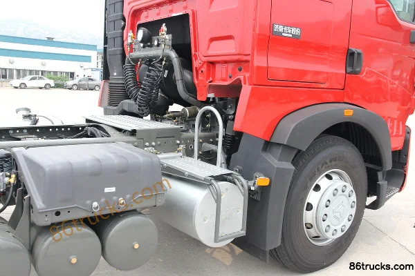 Sinotruk HOWO T5G heavy truck 340hp 6X4(10 wheels) tractor truck (ZZ4257N324GC1/N2V7) Chassis (2) | 86Trucks