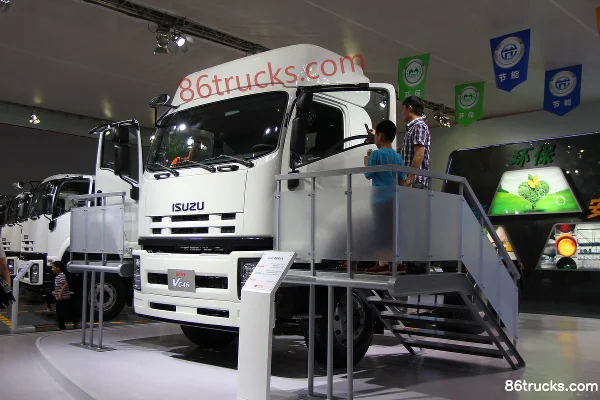 Qingling Isuzu VC46 poids lourd 350 ch 6X4(10 roues) tracteur routier (avec déflecteur) Extérieur (2) | 86Trucks