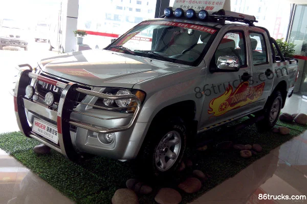 2012 HIGER Yujun 102hp 2.8L Diesel Standard Double Row Pickup Exterior (2) | 86Trucks