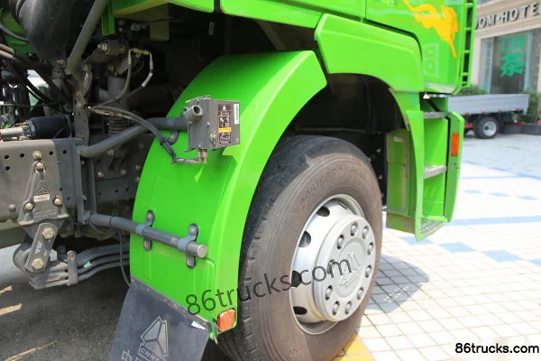 Sinotruk HOKA H7 Series Heavy Truck 340 hp 6X4(10 wheels) LNG Tractor Truck Chassis (3) | 86Trucks