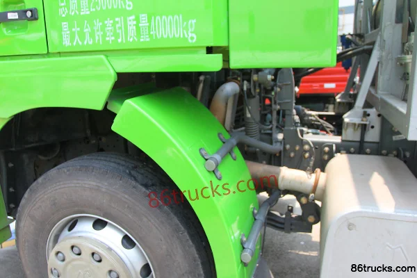 Sinotruk HOKA H7 Series Heavy Truck 340 hp 6X4(10 wheels) LNG Tractor Truck Chassis (2) | 86Trucks