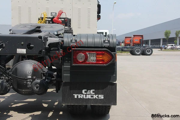 Union Truck U340 Heavy Truck 340 hp 6X2(8 wheels) LNG Tractor Truck Chassis (3) | 86Trucks
