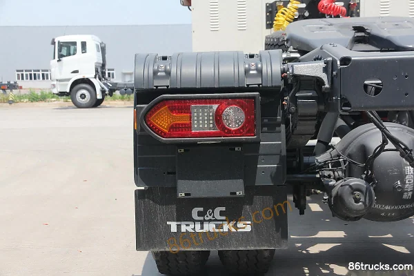 Union Truck U340 Heavy Truck 340 hp 6X2(8 wheels) LNG Tractor Truck Chassis (2) | 86Trucks