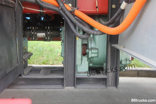 Sinotruk Wangpai 7 Series 136 hp 4X2(6 wheels) Electric Water Sprinkler Truck Chassis (3) | 86Trucks