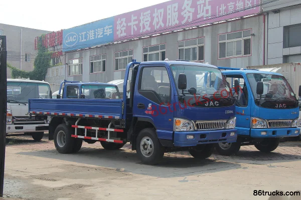 JAC Junling 109 hp 4X2(6 wheels) 4.18m single-row flatbed light truck Exterior (2) | 86Trucks
