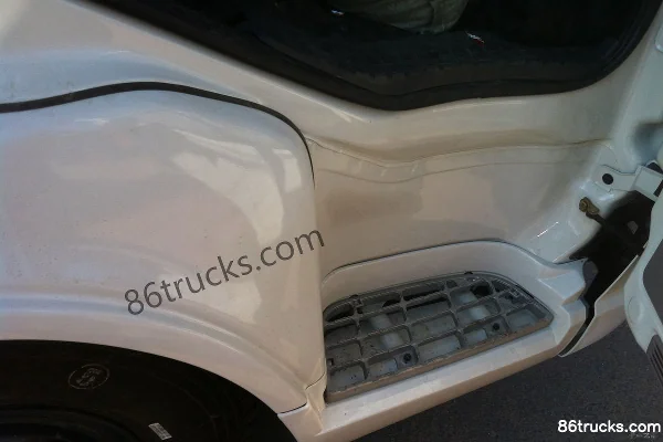 Dongfeng Commercial Vehicle Tianjin Medium Truck 180 hp 4X2(6 wheels) Chick Transport Truck (Chengliwei Brand) Cab (2) | 86Trucks