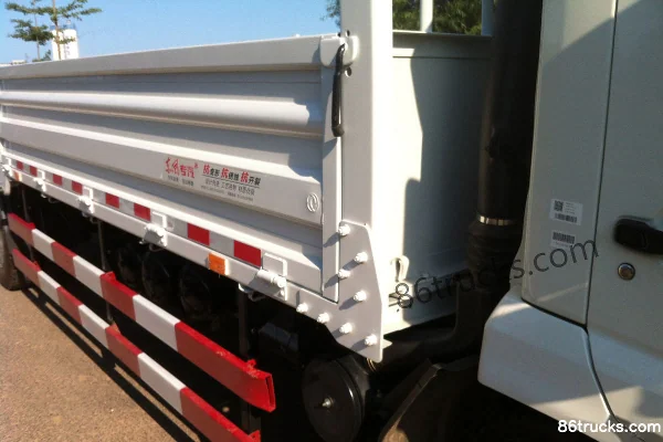 Dongfeng Commercial Vehicle Tianjin Medium Truck 180 hp 4X2(6 wheels) Chick Transport Truck (Chengliwei Brand) Body (3) | 86Trucks