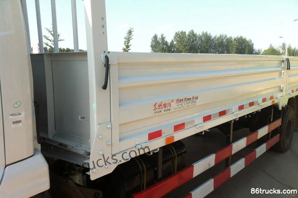 Dongfeng Commercial Vehicle Tianjin Medium Truck 180 hp 4X2(6 wheels) Chick Transport Truck (Chengliwei Brand) Body (2) | 86Trucks