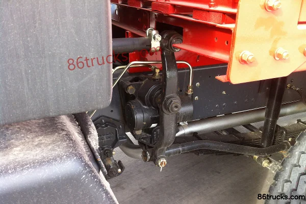 Dongfeng Commercial Vehicle Tianlong Heavy Truck 315 hp 8X4(12 wheels) 9.6m Flatbed Cargo Truck Chassis (1) | 86Trucks