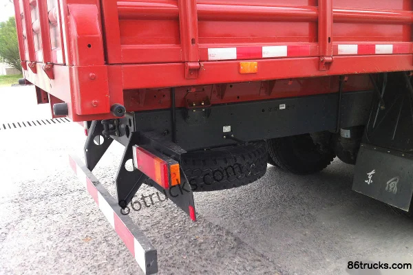 Dongfeng Commercial Vehicle Tianlong Heavy Truck 315 hp 8X4(12 wheels) 9.6m Flatbed Cargo Truck Body (2) | 86Trucks