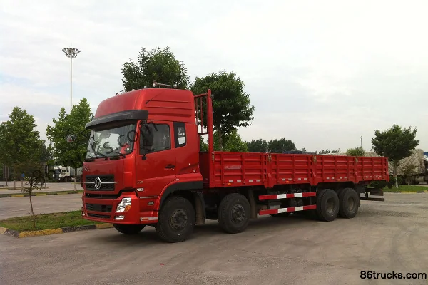 Dongfeng Commercial Vehicle Tianlong Heavy Truck 315 hp 8X4(12 wheels) 9.6m Flatbed Cargo Truck Exterior (2) | 86Trucks
