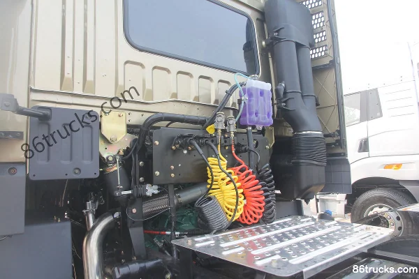 FAW Jiefang Qingdao HanV heavy truck 320hp 6X2(8 wheels) tractor truck (498 rear axle) Chassis (1) | 86Trucks